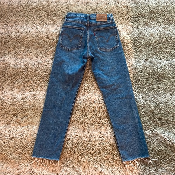 Levi’s wedgie straight jeans - Picture 2 of 4